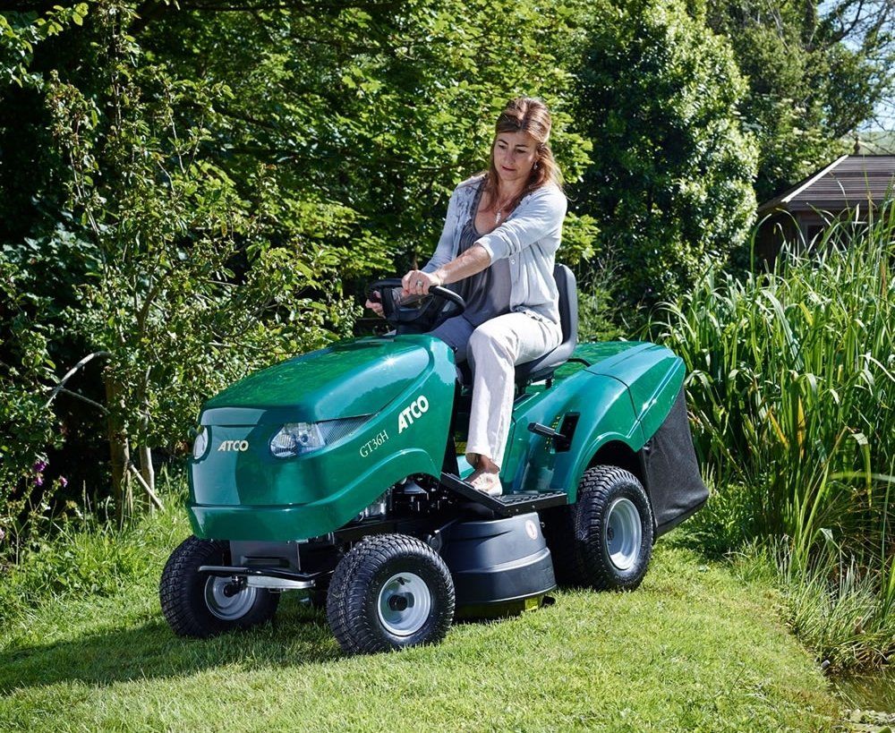 Atco GTX 38H Twin Ride-On Lawnmower 92cm / 586cc Atco GTX 38H Twin Ride-On Lawnmower 92cm / 586cc