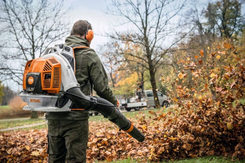STIHL BR800CE Back Pack Blower 79.9cc 4 Mix Eng 11.7 STIHL BR800CE Back Pack Blower 79.9cc 4 Mix Eng 11.7