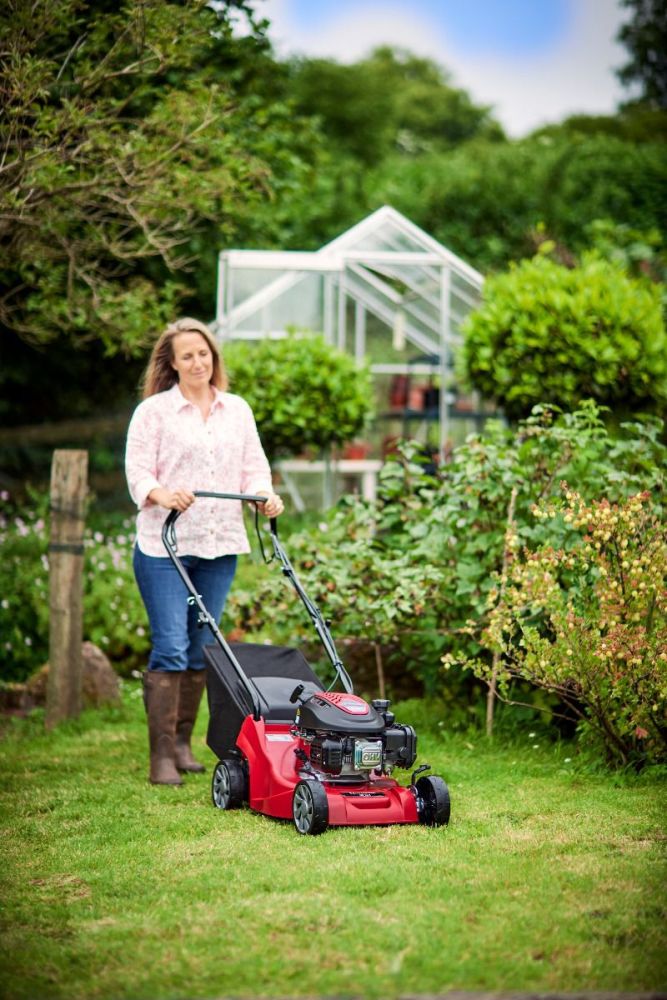 Mountfield SP41 Self Propelled Petrol Lawnmower 39cm / 123cc - OUTSTANDING VALUE Mountfield SP41 Self Propelled Petrol Lawnmower 39cm / 123cc - OUTSTANDING VALUE