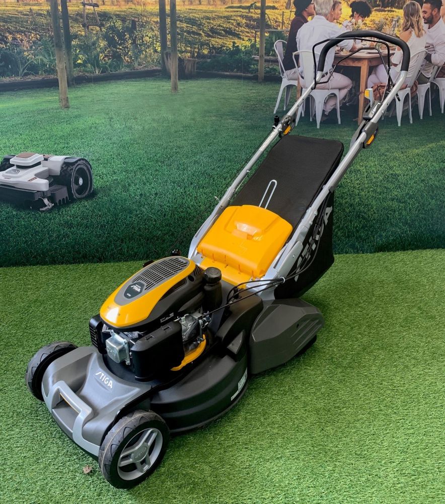 Stiga Twinclip 955 VR Premium Petrol Roller Mower 53cm / 196cc Stiga Twinclip 955 VR Premium Petrol Roller Mower 53cm / 196cc