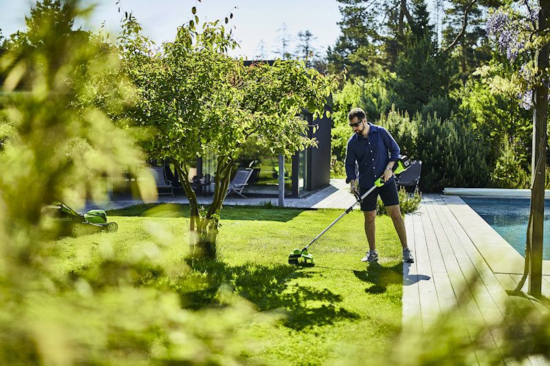 Greenworks GD24X2LT Cordless Grass Trimmer (Tool Only) 48V (2 x 24V) / 33cm Greenworks GD24X2LT Cordless Grass Trimmer (Tool Only) 48V (2 x 24V) / 33cm