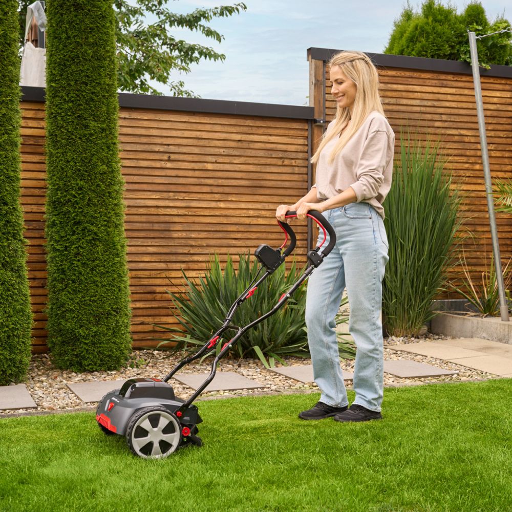 AL-KO 18V RazorCut 38.6 Li HM Cordless Cylinder Mower Kit - New 2026 AL-KO 18V RazorCut 38.6 Li HM Cordless Cylinder Mower Kit - New 2026