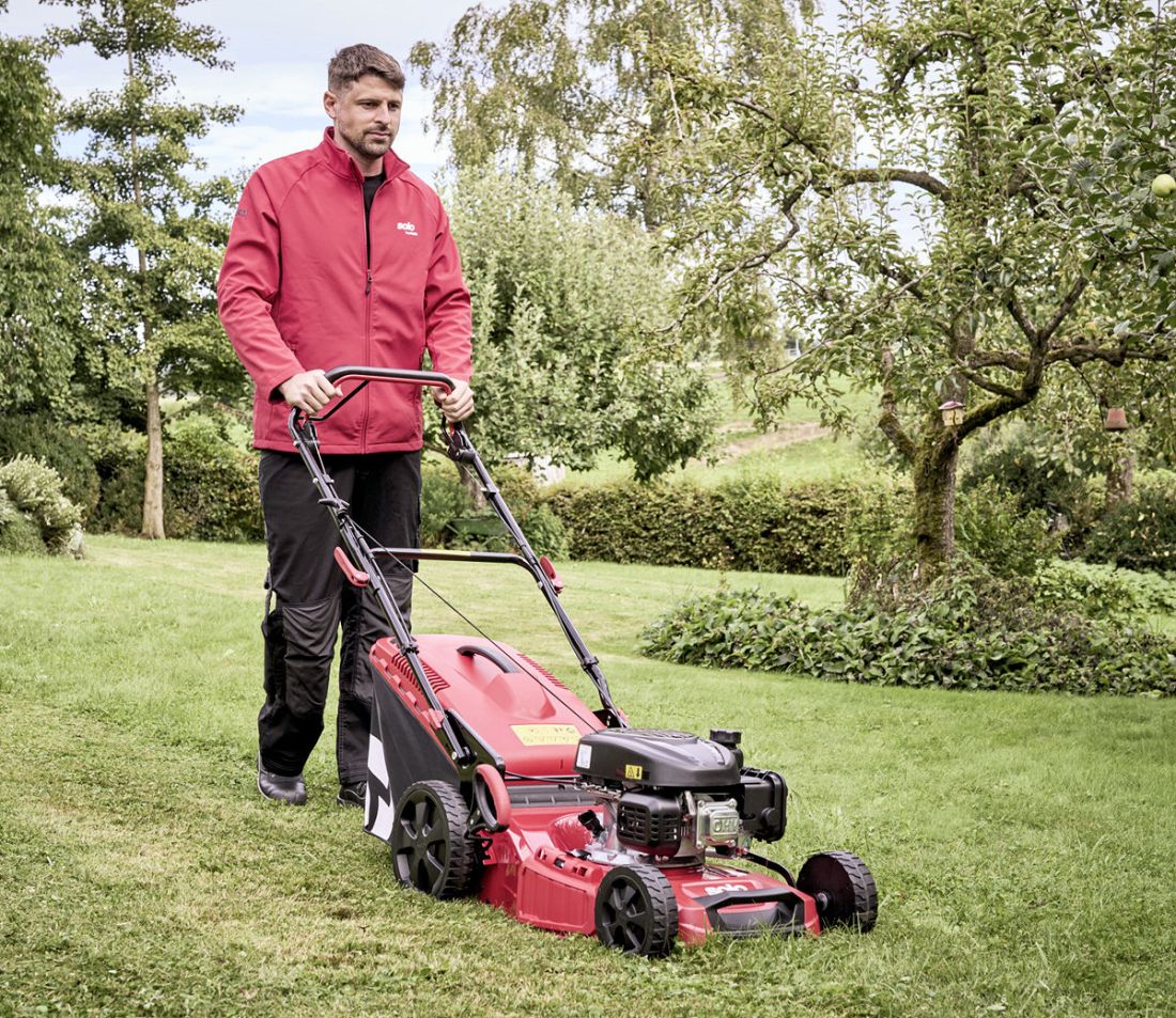 solo by AL-KO Easy 4716 SP-A Petrol Lawnmower 4-in-1 46cm / 139cc -New 2026 solo by AL-KO Easy 4716 SP-A Petrol Lawnmower 4-in-1 46cm / 139cc -New 2026