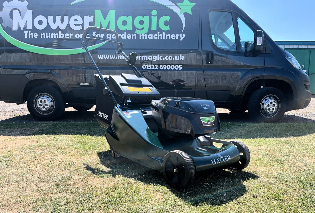 Hayter Harrier 56 Premium Rear Roller Cordless Lawnmower 56cm / 60v 2x7.5Ah KIT Hayter Harrier 56 Premium Rear Roller Cordless Lawnmower 56cm / 60v 2x7.5Ah KIT