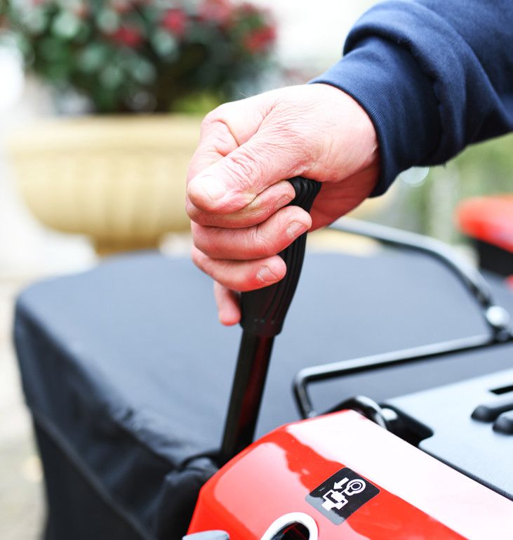 Cobra LT62HRL Ride-On Lawnmower 62cm / 7hp / Hydro Loncin Cobra LT62HRL Ride-On Lawnmower 62cm / 7hp / Hydro Loncin