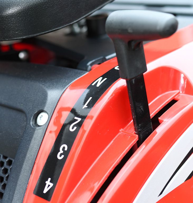 Cobra LT62MRL Ride-On Lawnmower 62cm / 7hp Loncin Cobra LT62MRL Ride-On Lawnmower 62cm / 7hp Loncin