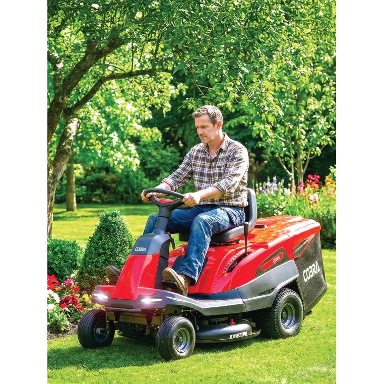 Cobra LT74HRL Lawn Rider with Hydrostatic Drive System 74cm / 352cc Cobra LT74HRL Lawn Rider with Hydrostatic Drive System 74cm / 352cc