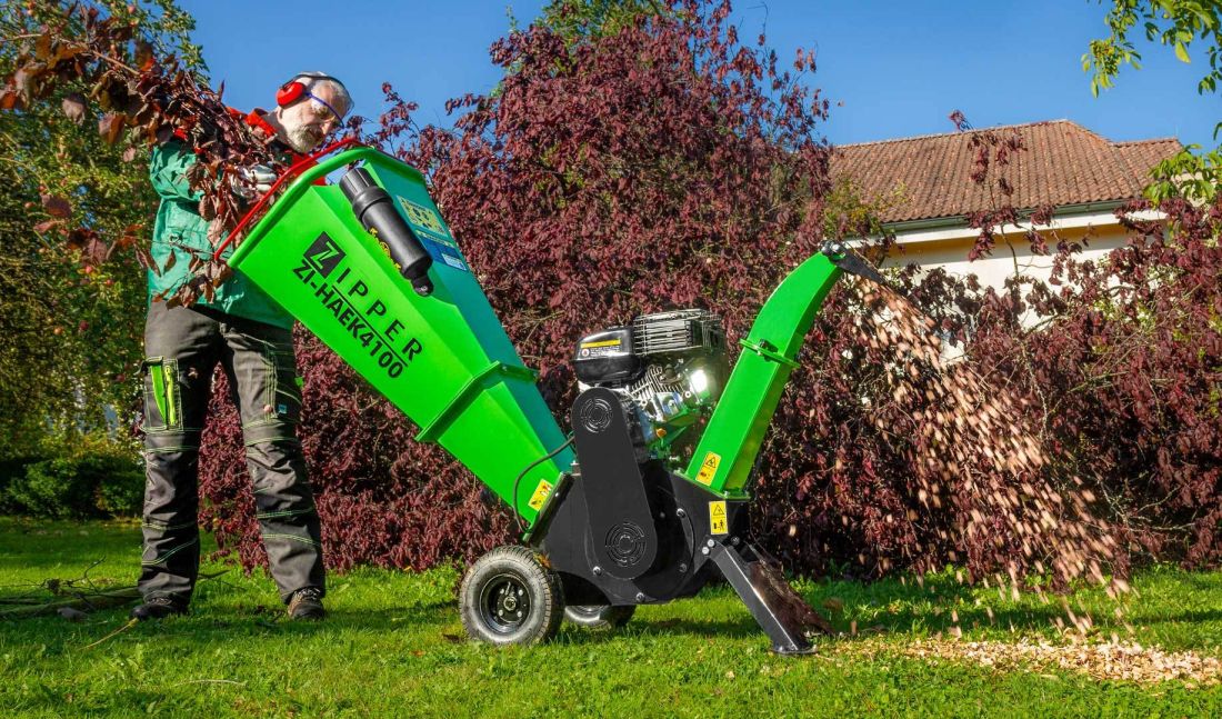 Zipper Petrol Chipper Shredder 100mm branch diam - 196cc Zipper Petrol Chipper Shredder 100mm branch diam - 196cc
