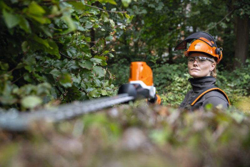 STIHL 36v Li-Ion L/Reach Telescopic H/Trimmer 50cm Cut STIHL 36v Li-Ion L/Reach Telescopic H/Trimmer 50cm Cut