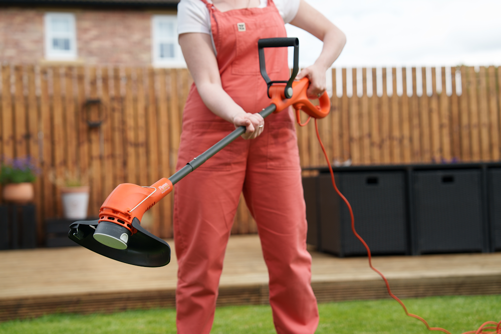 Flymo SimpliTrim 230 Electric Grass Trimmer / Edger 23cm Flymo SimpliTrim 230 Electric Grass Trimmer / Edger 23cm