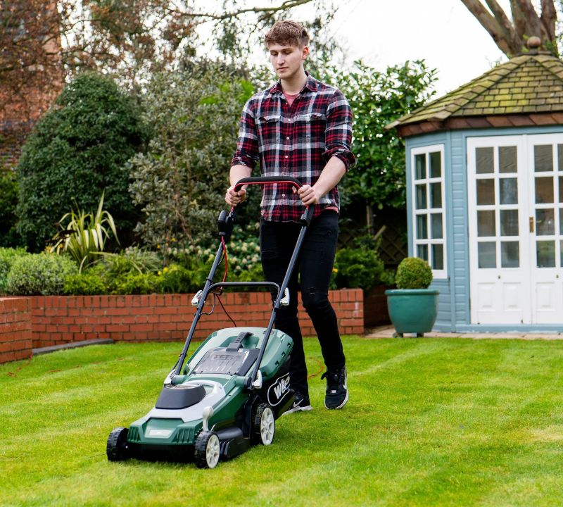 Webb Supreme Electric Rotary Lawnmower with Rear Roller 37cm / 1600w Webb Supreme Electric Rotary Lawnmower with Rear Roller 37cm / 1600w