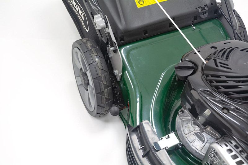 Webb R18HW4 Supreme Self Propelled Petrol Rotary Lawn Mower 46cm / 140cc Webb R18HW4 Supreme Self Propelled Petrol Rotary Lawn Mower 46cm / 140cc