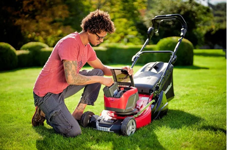 Mountfield Empress 46 Li Cordless Rear Roller Mower 46cm KIT 48v / 2 x 4Ah Mountfield Empress 46 Li Cordless Rear Roller Mower 46cm KIT 48v / 2 x 4Ah