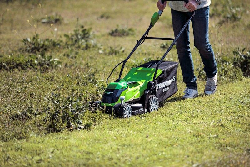 Greenworks G40LM35K2 Cordless Lawnmower Kit 2Ah / 40v / 35cm inc Battery / Charger