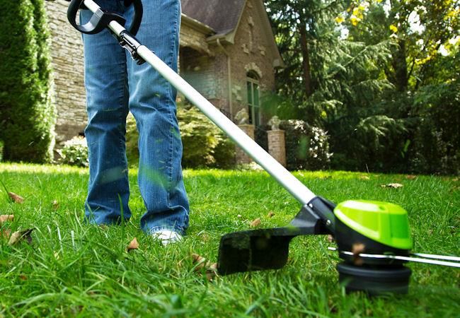 Greenworks 60v 40cm Cordless Brushless Line Trimmer (60v 2AH Battery / 2AH Charger) Greenworks 60v 40cm Cordless Brushless Line Trimmer (60v 2AH Battery / 2AH Charger)