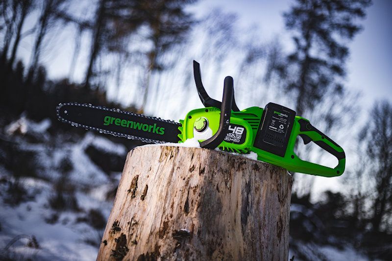 Greenworks GD24X2CS36K4X Cordless Chainsaw 48V (2 x 24V 4Ah) / 36cm Batteries and Charger Greenworks GD24X2CS36K4X Cordless Chainsaw 48V (2 x 24V 4Ah) / 36cm Batteries and Charger