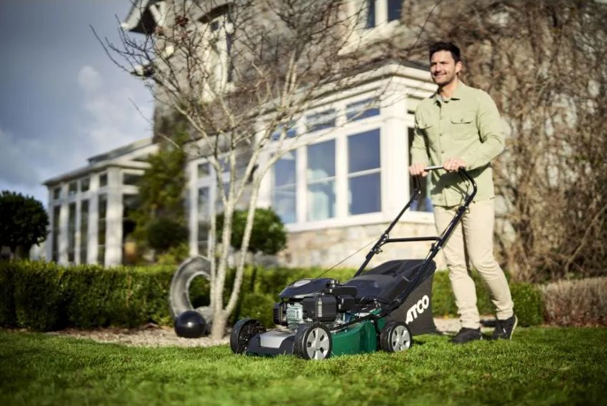 ATCO Classic 16S Self-Propelled Petrol Lawnmower / 123cc ATCO Classic 16S Self-Propelled Petrol Lawnmower / 123cc
