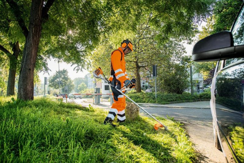 STIHL FS94CE Landscape Brushcutter 24.1cc 1.2hp 2 Mix Eng Ergo S STIHL FS94CE Landscape Brushcutter 24.1cc 1.2hp 2 Mix Eng Ergo S