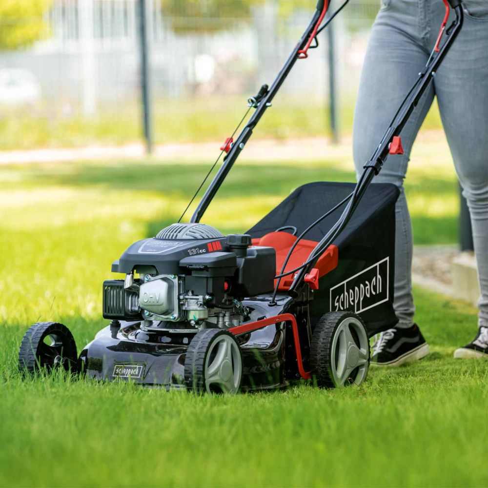 Scheppach MS132-42 Self-Propelled Lawnmower, 3.3hp Petrol Engine, 42cm Cutting Width, 75mm Cutting Height, 45L Collection Bag