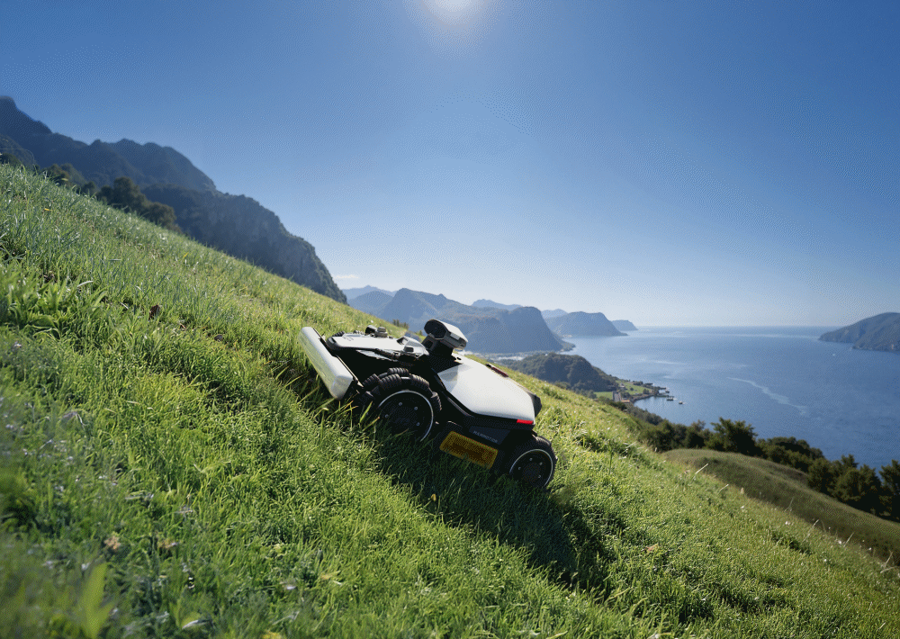 Mammotion Luba Mini 2 Awd 1500 (360 Lidar) Robotic Lawnmower Mammotion Luba Mini 2 Awd 1500 (360 Lidar) Robotic Lawnmower