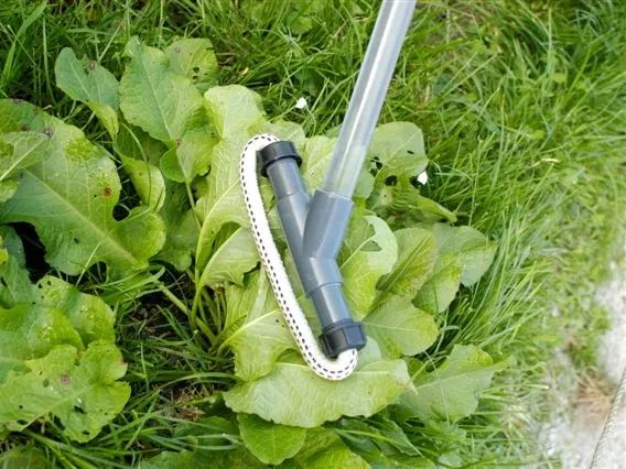 Microwipe Hand-held Weed Wiper for Selective Application - Angled