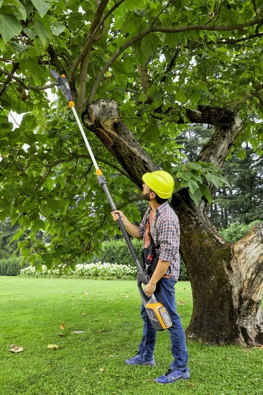 Stiga MT 500e Cordless Multi-Tool Kit - Hedgetrimmer and Pruner 48v Stiga MT 500e Cordless Multi-Tool Kit - Hedgetrimmer and Pruner 48v