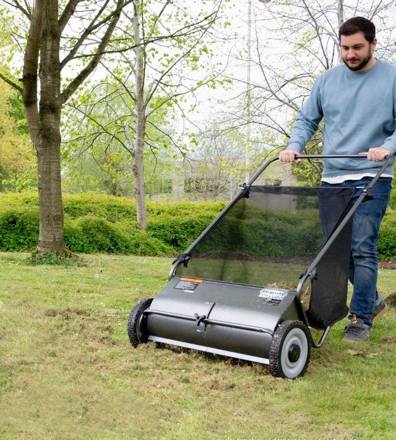 Handy 26in / 66cm Manual Push Lawn Leaf Sweeper Handy 26in / 66cm Manual Push Lawn Leaf Sweeper
