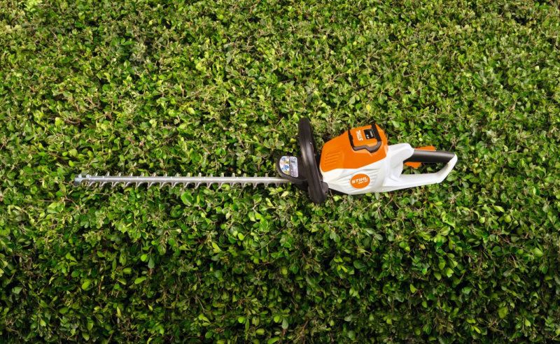 STIHL 36v Li-Ion Hedge Trimmer 50cm Blade With AK10 KIT STIHL 36v Li-Ion Hedge Trimmer 50cm Blade With AK10 KIT