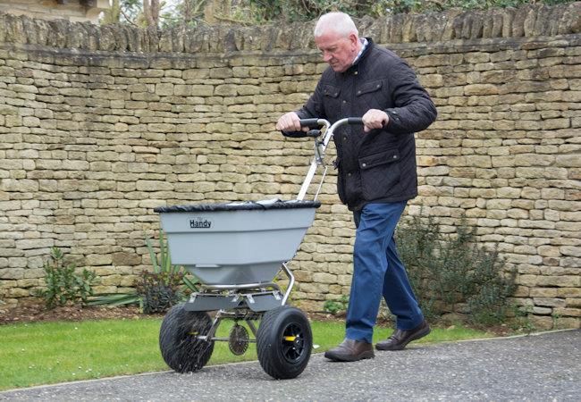 Handy Broadcast Spreader 45kg - Great for Salt Handy Broadcast Spreader 45kg - Great for Salt