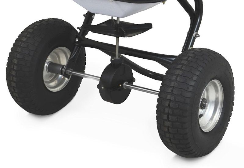 Cobra HS60 Steel Broadcast Spreader c/w Screen & Rain Cover 56kg / 60l Cobra HS60 Steel Broadcast Spreader c/w Screen & Rain Cover 56kg / 60l