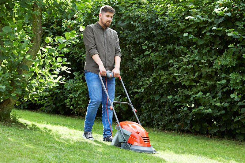 Flymo HoverVac 250 Electric Hover Lawnmower 1150w / 25cm Flymo HoverVac 250 Electric Hover Lawnmower 1150w / 25cm