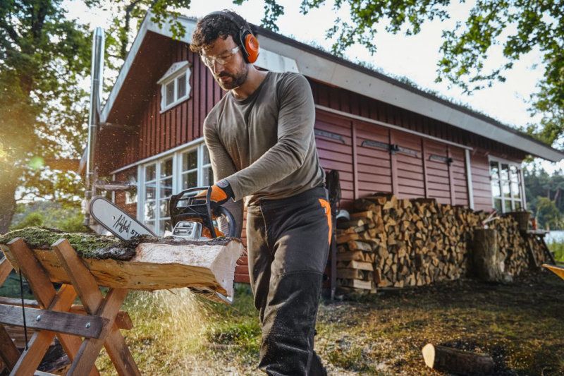 STIHL MS162 Petrol Chainsaw 30.1cc / 30cm Bar STIHL MS162 Petrol Chainsaw 30.1cc / 30cm Bar