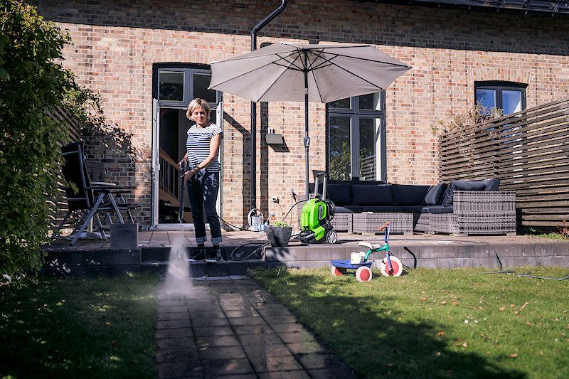 Greenworks G40HG G40 Pressure Washer with Patio Head and Brush 1900w Greenworks G40HG G40 Pressure Washer with Patio Head and Brush 1900w