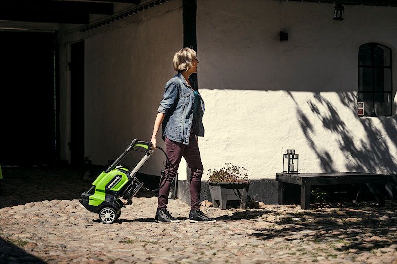 Greenworks G40HG G40 Pressure Washer with Patio Head and Brush 1900w Greenworks G40HG G40 Pressure Washer with Patio Head and Brush 1900w