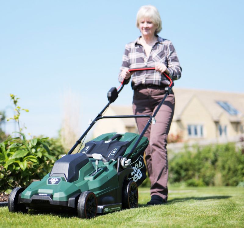 Webb V20X2LM43 Cordless Rotary Lawnmower 43cm / 40V (2 x 20v) (Tool Only) Webb V20X2LM43 Cordless Rotary Lawnmower 43cm / 40V (2 x 20v) (Tool Only)
