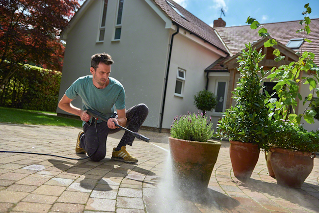 Bosch Universal Aquatak 125 Electric Pressure Washer 1500w / 125 Bar Bosch Universal Aquatak 125 Electric Pressure Washer 1500w / 125 Bar