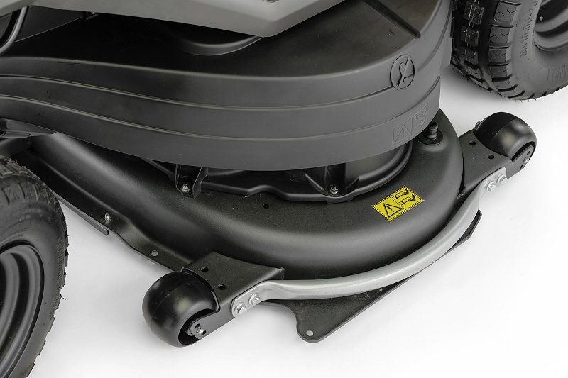 Stiga Tornado 9121 W Ride-On Tractor Mower 121cm / Auto / 688cc (Honda) Stiga Tornado 9121 W Ride-On Tractor Mower 121cm / Auto / 688cc (Honda)