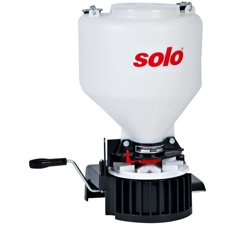 SOLO 421 Hand-Cranked Broadcast Spreader 9kg Capacity SOLO 421 Hand-Cranked Broadcast Spreader 9kg Capacity