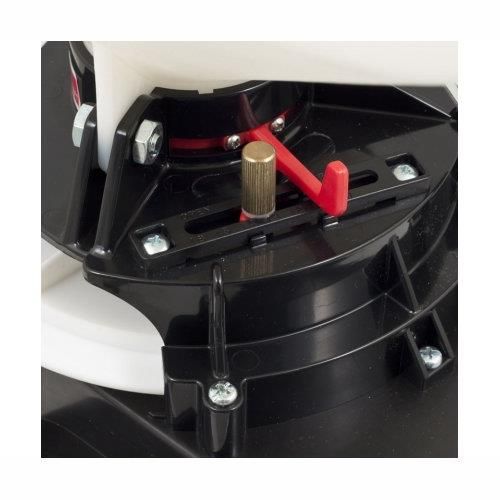 SOLO 421 Hand-Cranked Broadcast Spreader 9kg Capacity SOLO 421 Hand-Cranked Broadcast Spreader 9kg Capacity