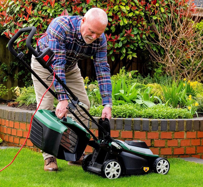 Webb Supreme Electric Rotary Lawnmower with Rear Roller 33cm / 1200w Webb Supreme Electric Rotary Lawnmower with Rear Roller 33cm / 1200w