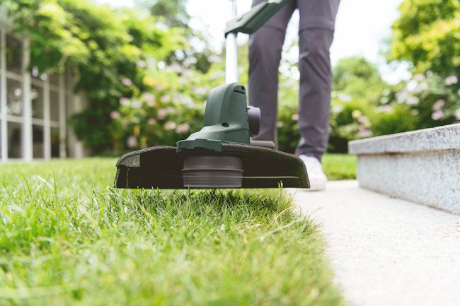 Bosch UniversalGrassCut 1826 Cordless Grass Trimmer 18v / 26cm Bosch UniversalGrassCut 1826 Cordless Grass Trimmer 18v / 26cm