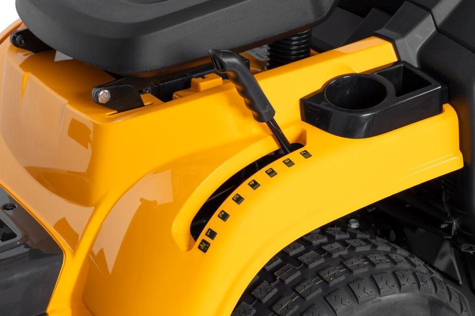 Stiga Estate 384 M Ride-On Tractor Lawnmower 84cm / Manual / 414cc Stiga Estate 384 M Ride-On Tractor Lawnmower 84cm / Manual / 414cc