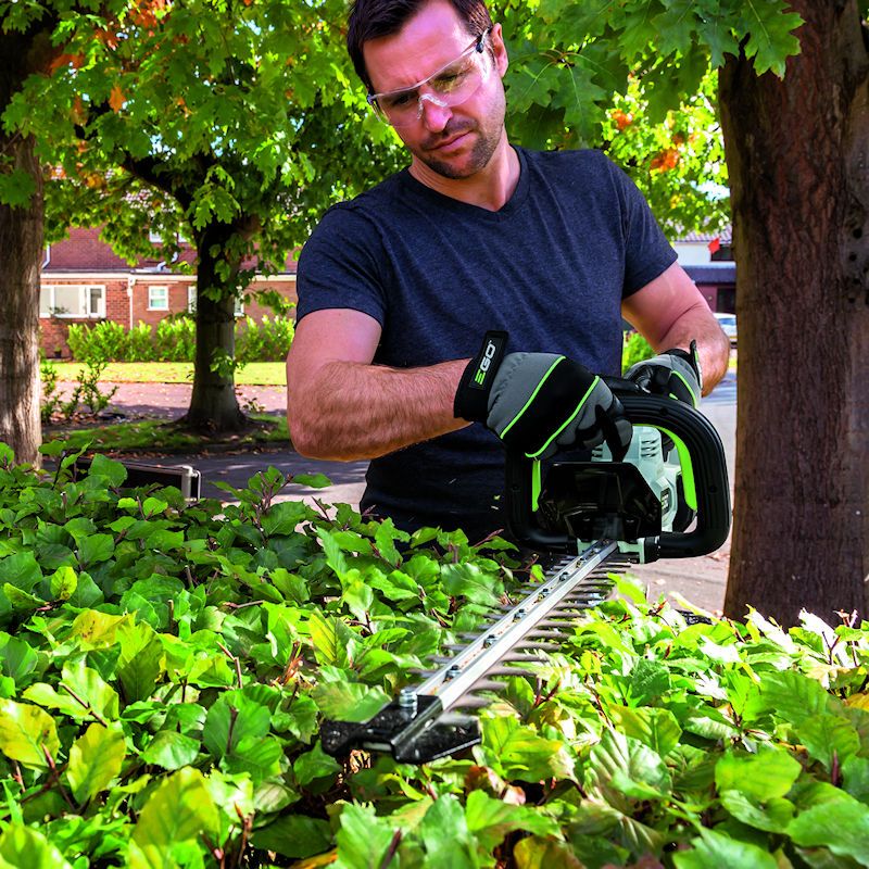 EGO Premium Cordless Hedge Timmer 56v / 60cm Kit (2.5Ah Battery + Charger) EGO Premium Cordless Hedge Timmer 56v / 60cm Kit (2.5Ah Battery + Charger)