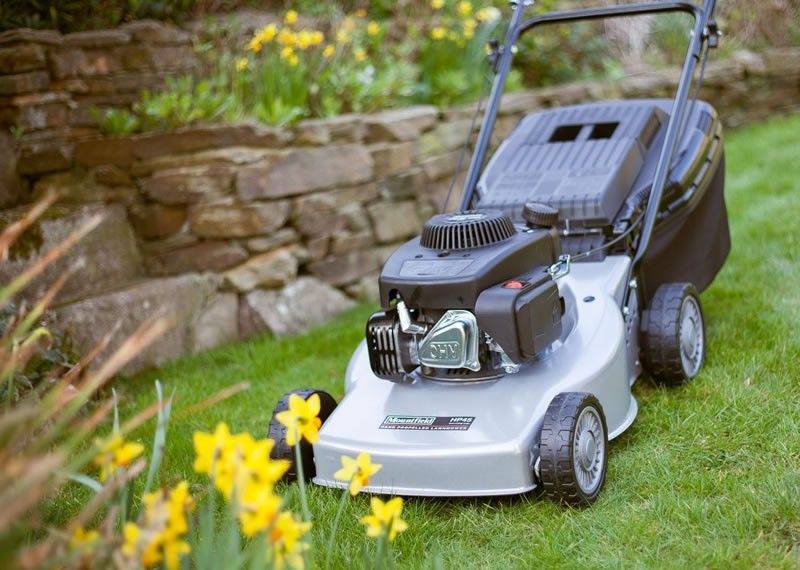 Mountfield HP45 Petrol Lawnmower 44cm / 100cc / Push - Superb Value Mountfield HP45 Petrol Lawnmower 44cm / 100cc / Push - Superb Value