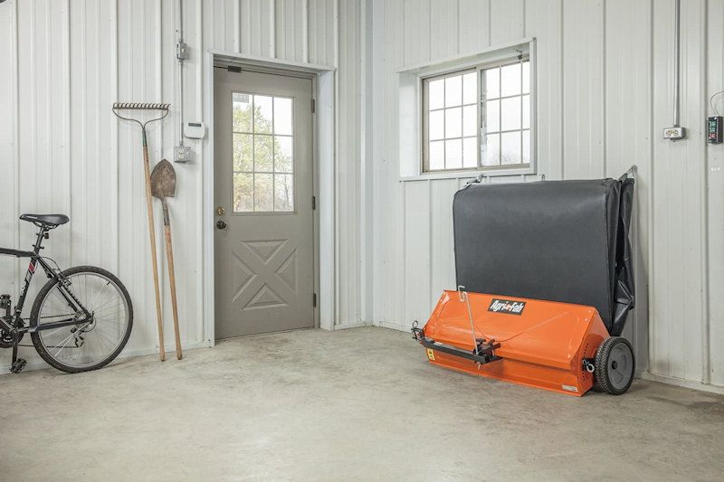 Agri-Fab 44in / 122cm Towed Lawn Leaf Sweeper 45-0492 Agri-Fab 44in / 122cm Towed Lawn Leaf Sweeper 45-0492