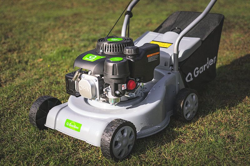 Q-Garden QG39-130 Petrol Rotary Lawn Mower 39cm Q-Garden QG39-130 Petrol Rotary Lawn Mower 39cm