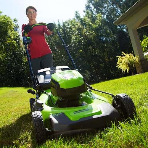 Greenworks Cordless Self Propelled Cordless Lawnmower 60v / 46cm (Tool Only) Greenworks Cordless Self Propelled Cordless Lawnmower 60v / 46cm (Tool Only)