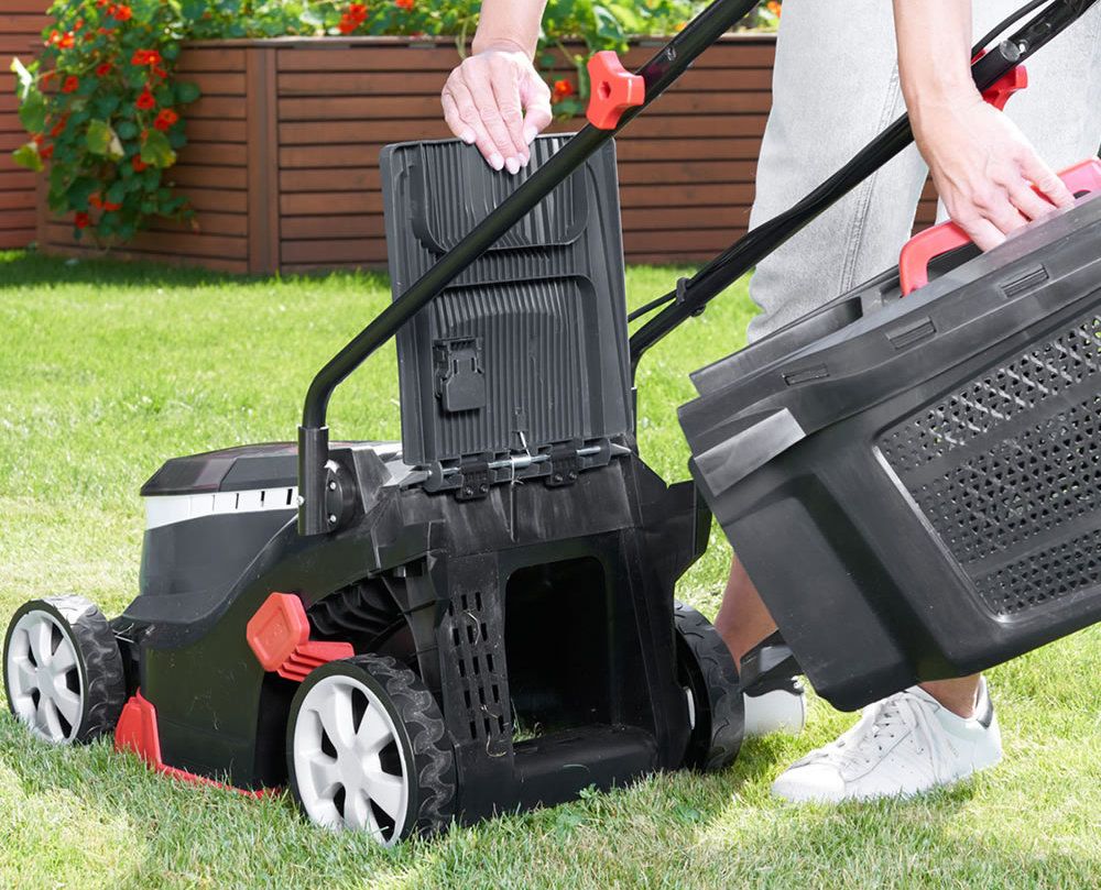 AL-KO Easy 322Li R Cordless Roller Mower Kit 32cm / 36v / 2.5Ah AL-KO Easy 322Li R Cordless Roller Mower Kit 32cm / 36v / 2.5Ah