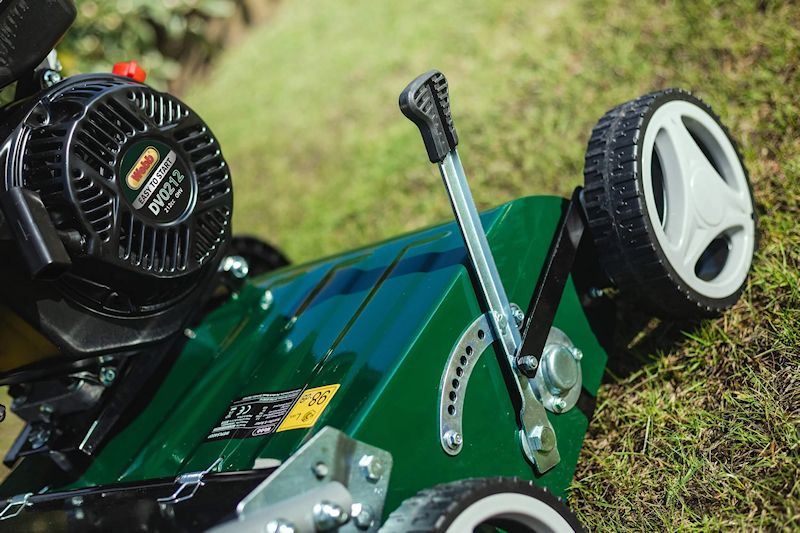 Webb Petrol Lawn Scarifier Lawn Raker PS400P 40cm + Free Lawn Seed Offer Webb Petrol Lawn Scarifier Lawn Raker PS400P 40cm + Free Lawn Seed Offer