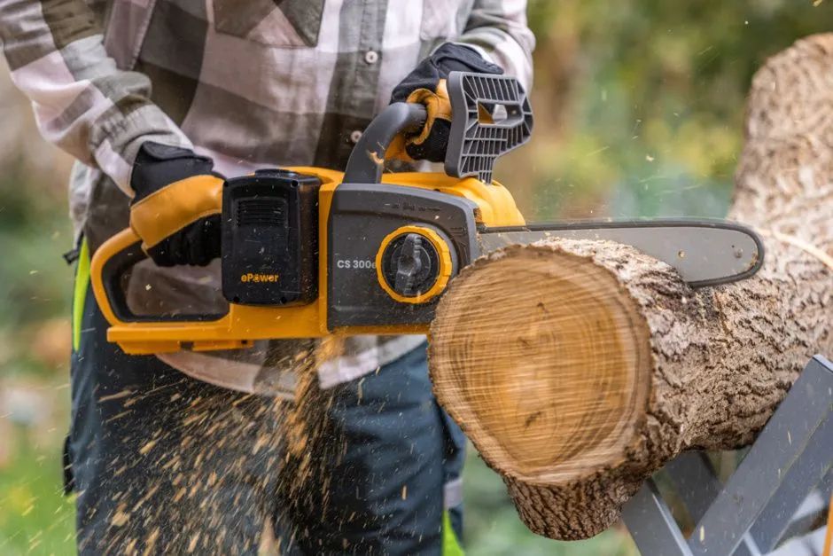 Stiga CS 300e Cordless Chainsaw Kit 30cm (2 x 20v 4Ah) Stiga CS 300e Cordless Chainsaw Kit 30cm (2 x 20v 4Ah)